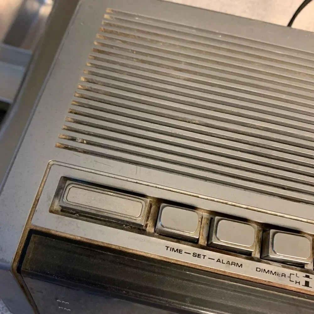 Kmart Model No. 30-41 Clock Radio *Only Clock Works-Read*